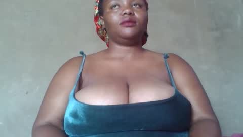 Snapshot of queen2302 chatting on March 3, 2026, 6:19 am queen2302 online show from March 3, 2026, 6:19 am