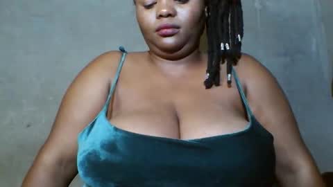 queen2302 online show from April 6, 2026, 9:49 pm