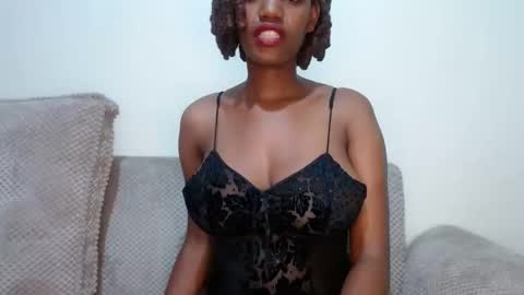 queen74890 online show from October 15, 2025, 6:52 pm