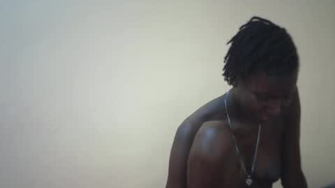 Snapshot of queen_0012 chatting on March 30, 2026, 11:33 am asher online show from March 30, 2026, 11:33 am