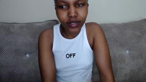 queen_900 online show from February 4, 2026, 3:18 pm