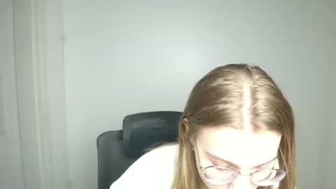 Amelie online show from February 14, 2026, 6:32 am