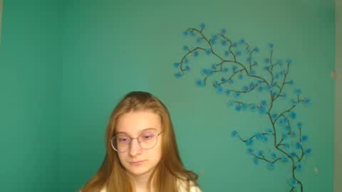 Amelie online show from March 8, 2026, 12:09 pm