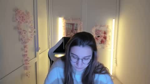 Snapshot of queen_amelie chatting on April 29, 2026, 7:23 am Amelie online show from April 29, 2026, 7:23 am