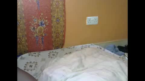 queen_banice online show from September 12, 2025, 10:04 am