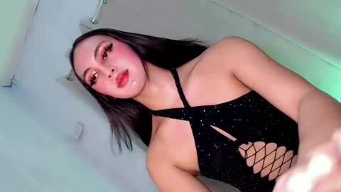 queen_danaya online show from March 8, 2026, 2:04 am