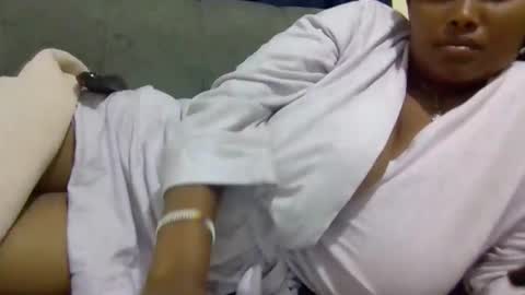 queen_doli online show from February 9, 2026, 5:39 pm