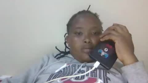 queen_doli online show from April 1, 2026, 12:28 pm