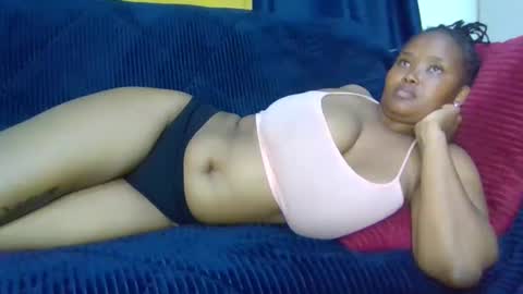 queen_doli online show from April 24, 2026, 9:17 pm