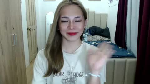 Snapshot of queen_heart0 chatting on June 16, 2026, 2:03 am shawny online show from June 16, 2026, 2:03 am
