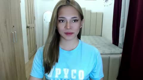 Snapshot of queen_heart0 chatting on June 20, 2026, 1:52 am shawny online show from June 20, 2026, 1:52 am