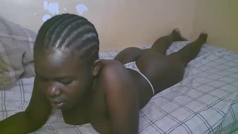 queen_latasha online show from April 21, 2026, 5:47 am