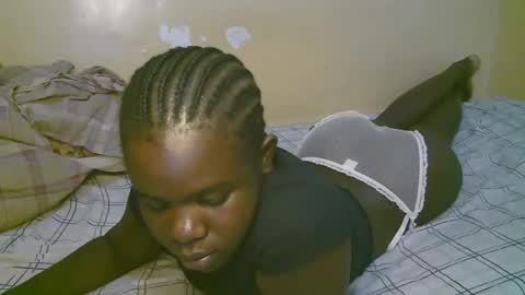 queen_latasha online show from April 22, 2026, 8:39 am