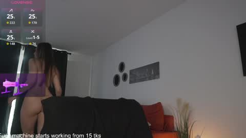 queen_leylla online show from May 30, 2026, 5:37 am