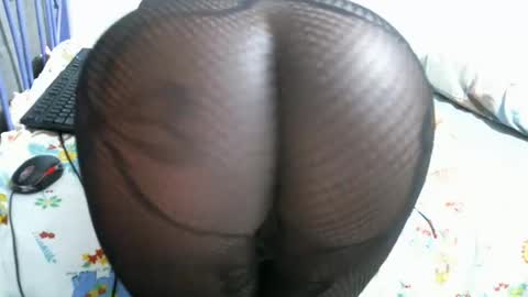 Snapshot of queen_mah chatting on February 18, 2025, 5:42 am Queen online show from February 18, 2025, 5:42 am