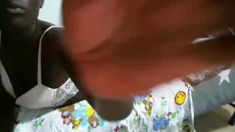 Snapshot of queen_mah chatting on March 7, 2025, 12:01 pm Queen online show from March 7, 2025, 12:01 pm