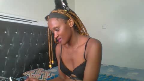 queen_mira online show from September 14, 2025, 10:36 am