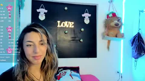 queen_natttyy online show from December 4, 2024, 7:50 am