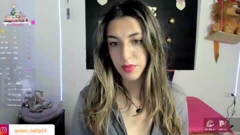 queen_natttyy online show from December 19, 2024, 4:02 am