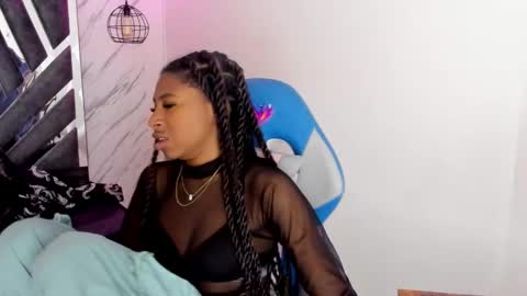   online show from October 24, 2025, 7:10 pm