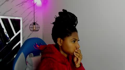   online show from November 13, 2025, 11:20 am