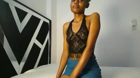 Snapshot of queen_sashavixen chatting on April 22, 2026, 5:10 am queen_sashavixen online show from April 22, 2026, 5:10 am