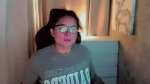 Snapshot of queenarthalia chatting on October 22, 2025, 6:13 am ARTHA online show from October 22, 2025, 6:13 am