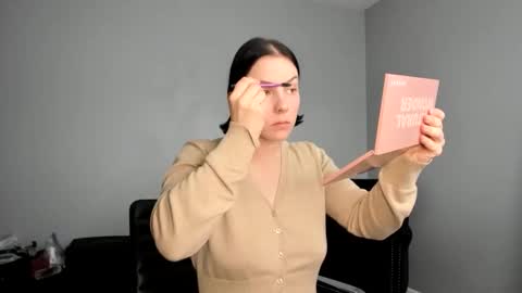 Queen Blaire online show from December 3, 2025, 9:46 pm