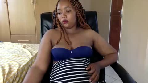 Snapshot of queenbebony2 chatting on March 5, 2025, 12:55 pm Queenbebony2 online show from March 5, 2025, 12:55 pm