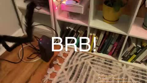 QueenBee online show from December 4, 2025, 1:48 am