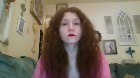 Snapshot of queencrimsonlvx chatting on February 19, 2026, 8:49 pm queencrimsonlvx online show from February 19, 2026, 8:49 pm