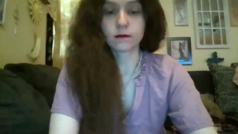Snapshot of queencrimsonlvx chatting on April 12, 2026, 11:59 am queencrimsonlvx online show from April 12, 2026, 11:59 am