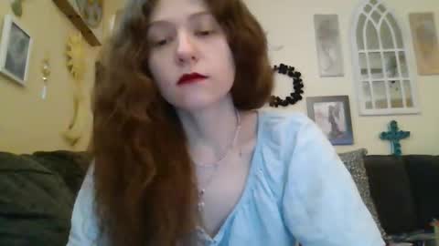 Snapshot of queencrimsonlvx chatting on April 16, 2026, 9:15 pm queencrimsonlvx online show from April 16, 2026, 9:15 pm