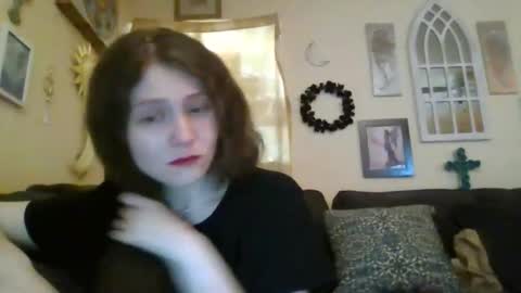 Snapshot of queencrimsonlvx chatting on April 25, 2026, 10:07 am queencrimsonlvx online show from April 25, 2026, 10:07 am
