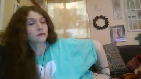 Snapshot of queencrimsonlvx chatting on April 29, 2026, 2:59 am queencrimsonlvx online show from April 29, 2026, 2:59 am