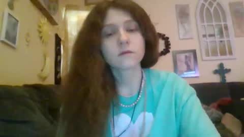 Snapshot of queencrimsonlvx chatting on April 30, 2026, 9:15 am queencrimsonlvx online show from April 30, 2026, 9:15 am