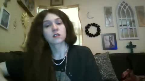 Snapshot of queencrimsonlvx chatting on May 2, 2026, 7:57 am queencrimsonlvx online show from May 2, 2026, 7:57 am