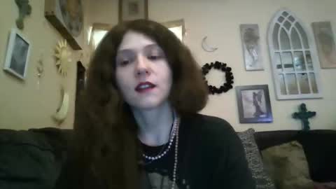 Snapshot of queencrimsonlvx chatting on May 3, 2026, 10:32 am queencrimsonlvx online show from May 3, 2026, 10:32 am