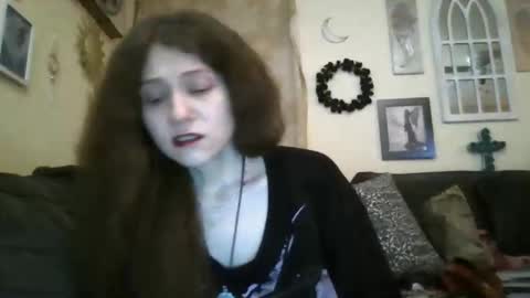 Snapshot of queencrimsonlvx chatting on May 5, 2026, 2:14 pm queencrimsonlvx online show from May 5, 2026, 2:14 pm