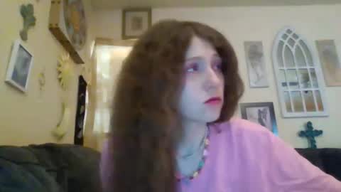 Snapshot of queencrimsonlvx chatting on May 15, 2026, 3:02 am queencrimsonlvx online show from May 15, 2026, 3:02 am