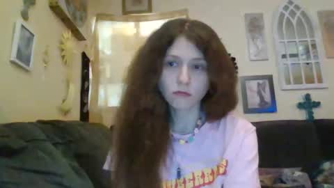 Snapshot of queencrimsonlvx chatting on May 18, 2026, 1:17 pm queencrimsonlvx online show from May 18, 2026, 1:17 pm