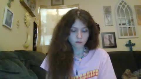 Snapshot of queencrimsonlvx chatting on May 19, 2026, 3:57 am queencrimsonlvx online show from May 19, 2026, 3:57 am