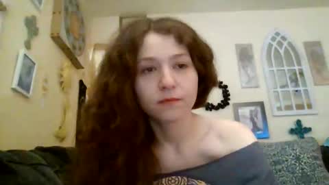 Snapshot of queencrimsonlvx chatting on May 31, 2026, 9:49 pm queencrimsonlvx online show from May 31, 2026, 9:49 pm