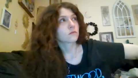 Snapshot of queencrimsonlvx chatting on June 10, 2026, 2:16 pm queencrimsonlvx online show from June 10, 2026, 2:16 pm