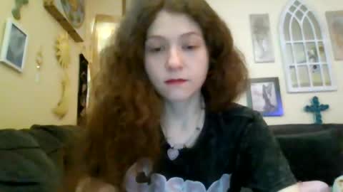 Snapshot of queencrimsonlvx chatting on July 13, 2026, 12:24 am queencrimsonlvx online show from July 13, 2026, 12:24 am
