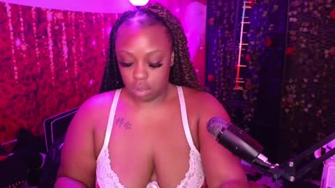 Queen Cherise Roze online show from May 27, 2026, 4:37 pm
