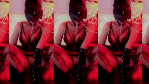 Snapshot of queenfox4u chatting on February 19, 2025, 8:33 am LadyAlpa online show from February 19, 2025, 8:33 am