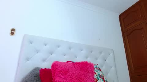 Snapshot of queenie_star chatting on January 28, 2025, 12:26 am Maria Del Mar online show from January 28, 2025, 12:26 am