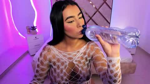 Maria Del Mar online show from March 10, 2026, 8:47 pm