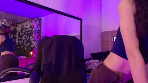 QUEENJEENN online show from September 24, 2025, 6:06 am